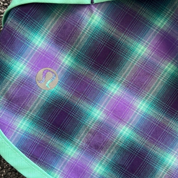 SOLD-Lululemon shorts size 6 - Picture 5 of 5